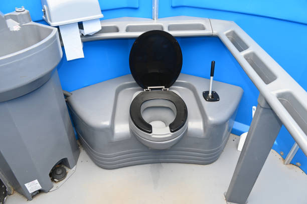 Best Portable restroom trailer rental  in Ocean Shores, WA